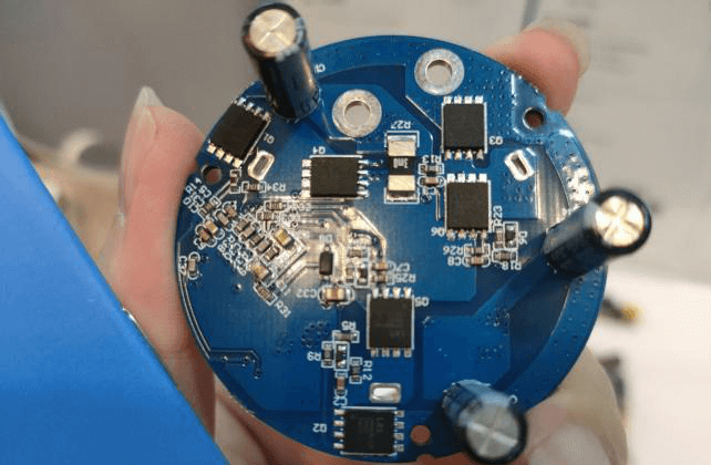 How to Identify Electronic Components on a Circuit 